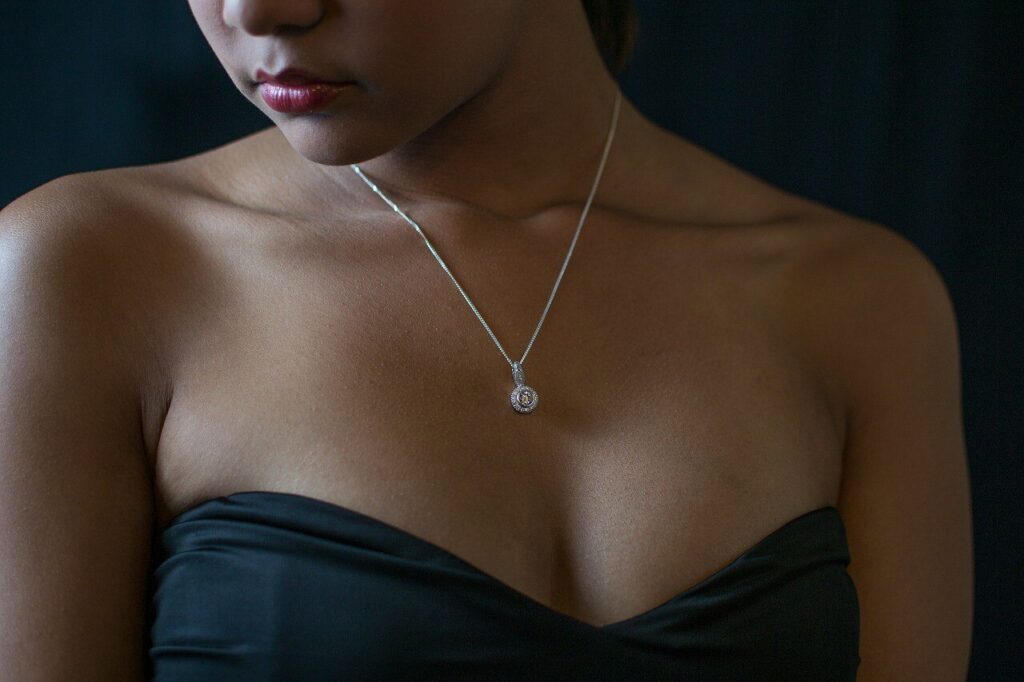 Marry a Colombian Woman and Feel the Magic of Her Heart